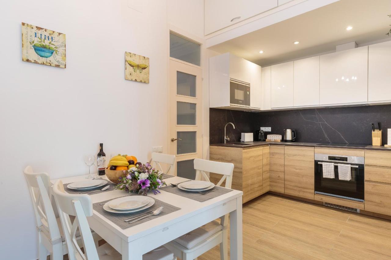 Sagrada Familia Apartment Barcelona Luaran gambar